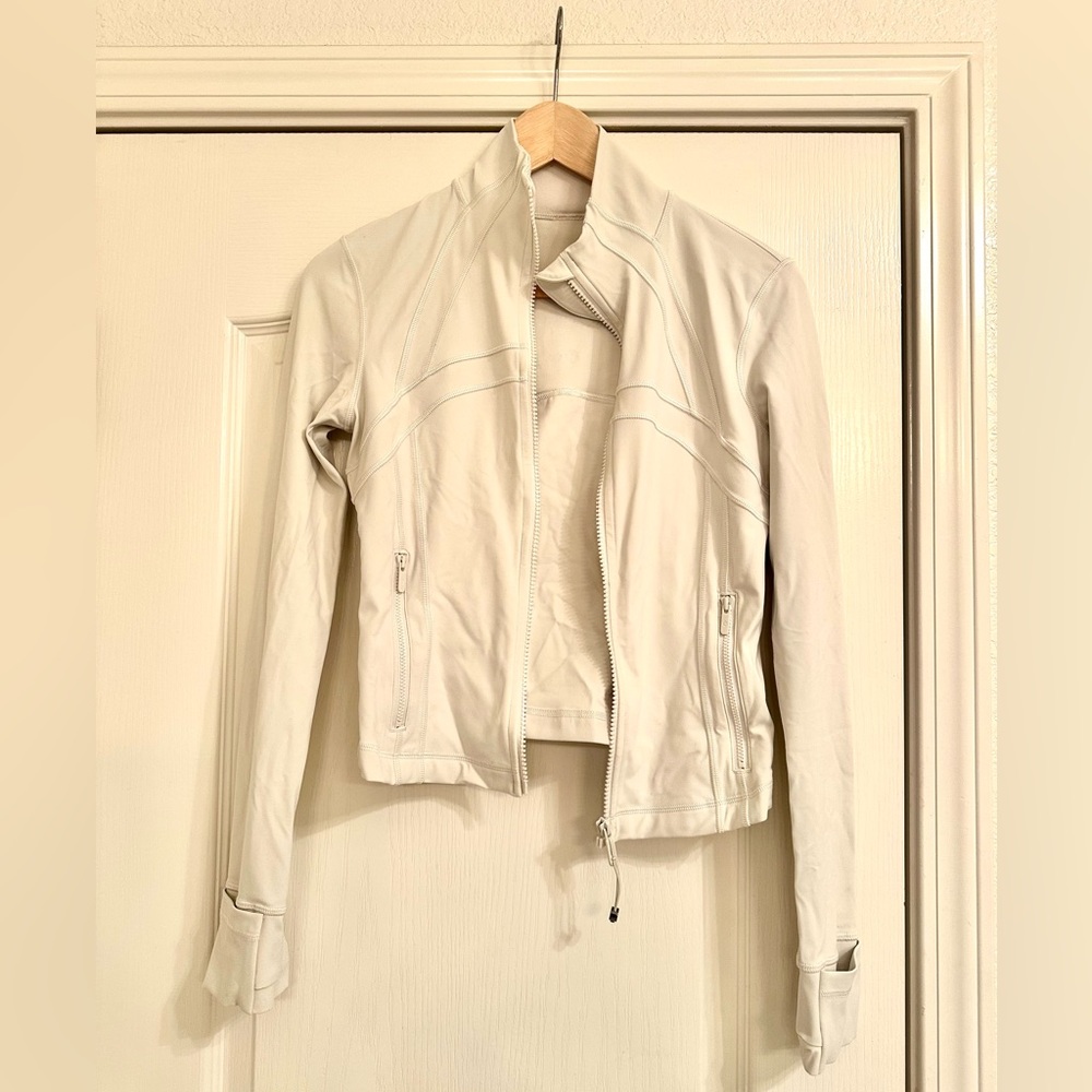 Define Cropped Jacket Nulu in Color: bone SIZE 6